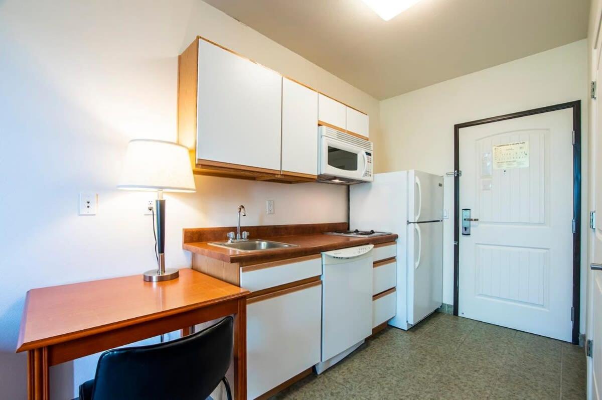 Sierra Vista Studio Apartment With Full Kitchen And King Bed Zewnętrze zdjęcie