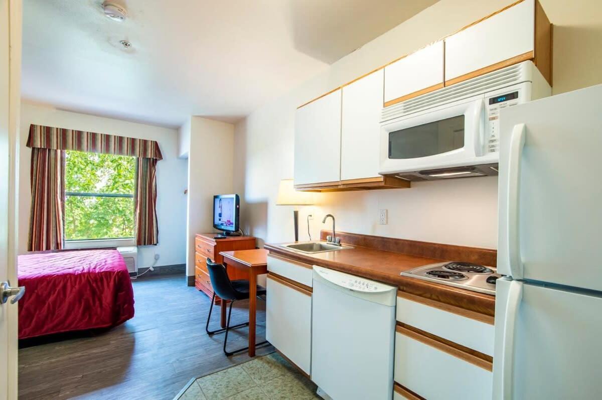 Sierra Vista Studio Apartment With Full Kitchen And King Bed Zewnętrze zdjęcie